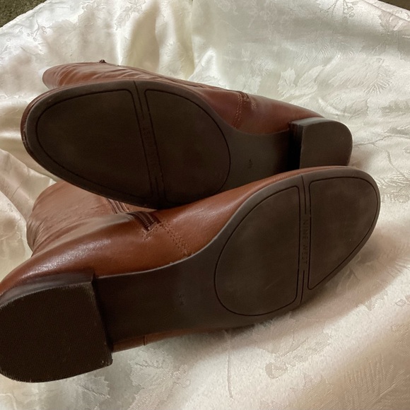 Nine West over the knee boot - Picture 3 of 6